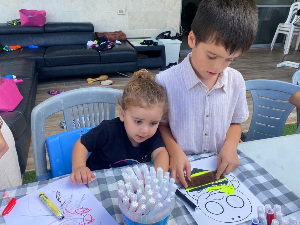 ערכת יצירה - בובה של דבורה - מארז קבוצתי (10 יחי') ערכת יצירה - בובה של דבורה - מארז קבוצתי (10 יחי')